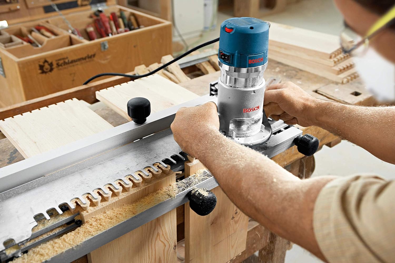 BOSCH 1617EVSPK Wood 12 Amp Router Tool Combo Kit 2.25 Horsepower Plunge Router & Fixed Base with a Variable Speed